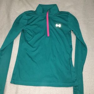 Under armor pull over